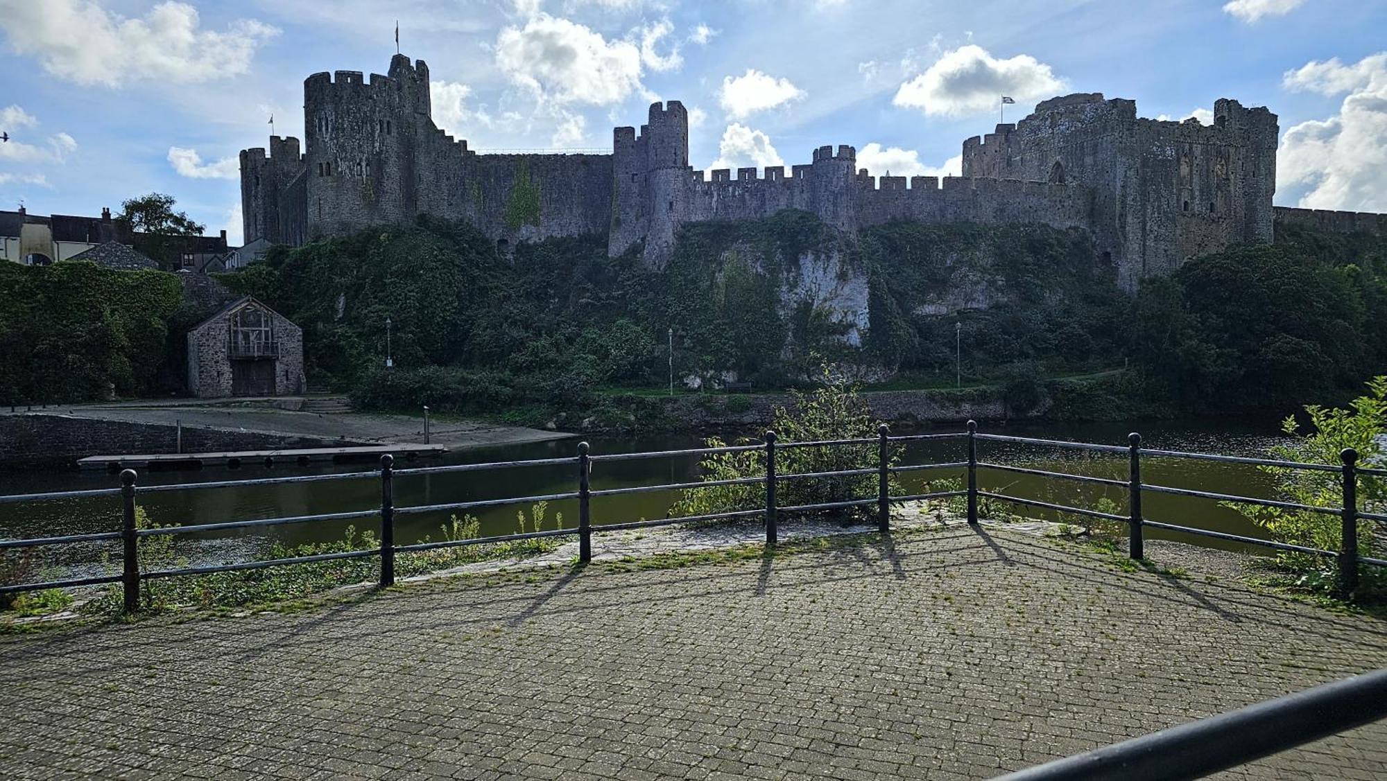 דירות פמברוק Castle Pond House מראה חיצוני תמונה
